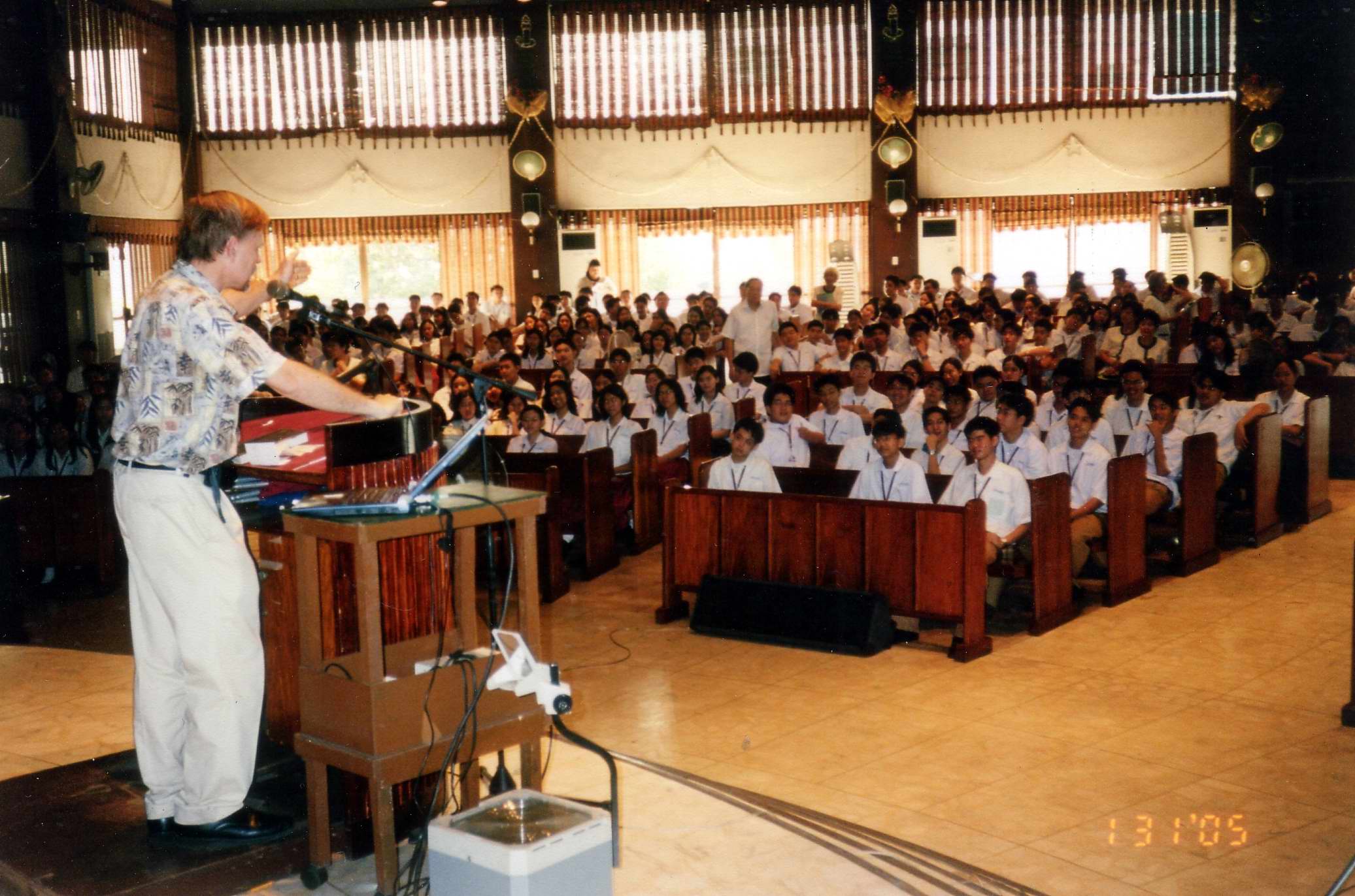 2005 02 16 Bill Lecture Philippines school.jpg