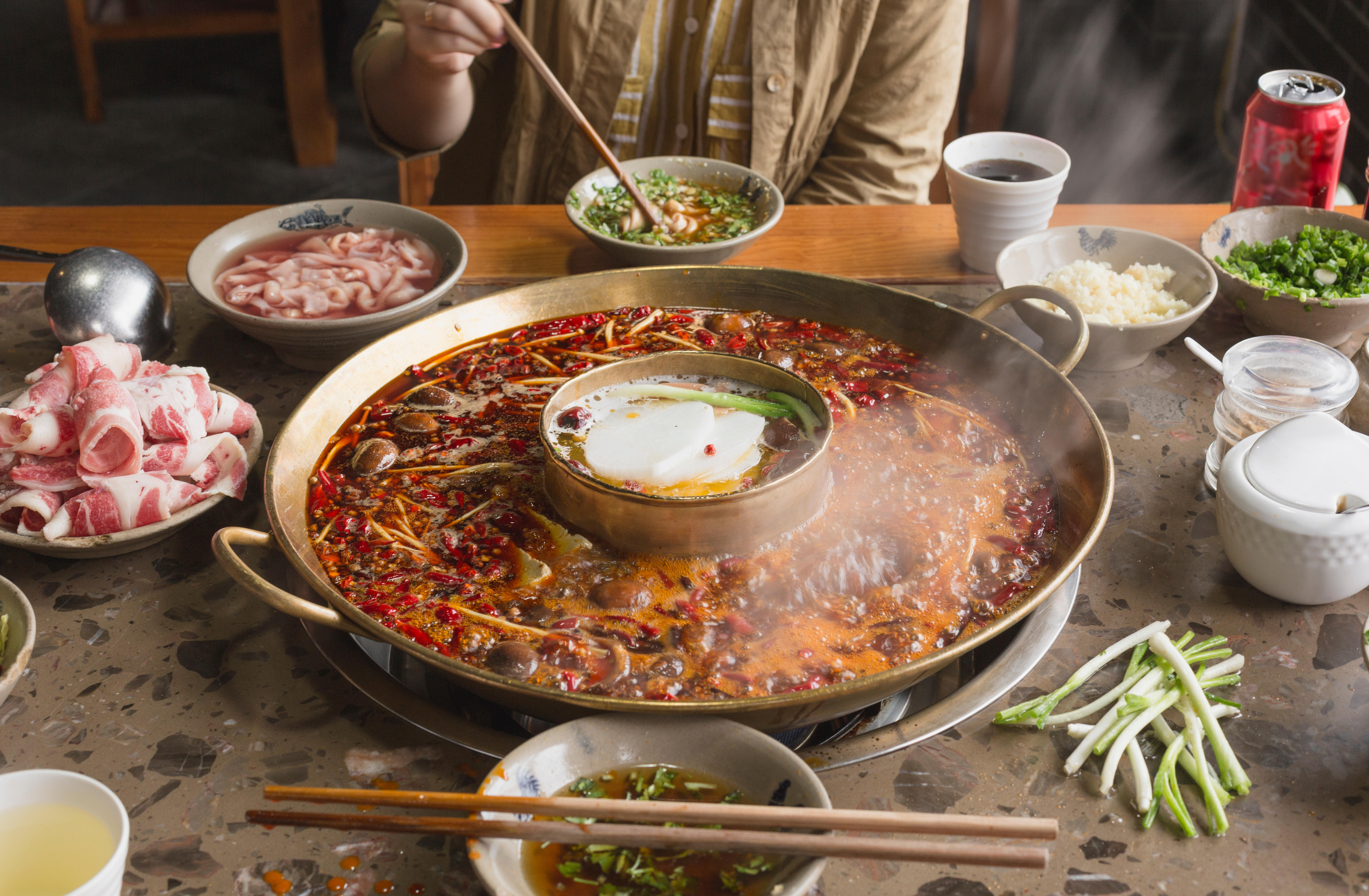 古代“舌尖上的中国” | 清汤VS红汤？看看古人怎么吃火锅！
